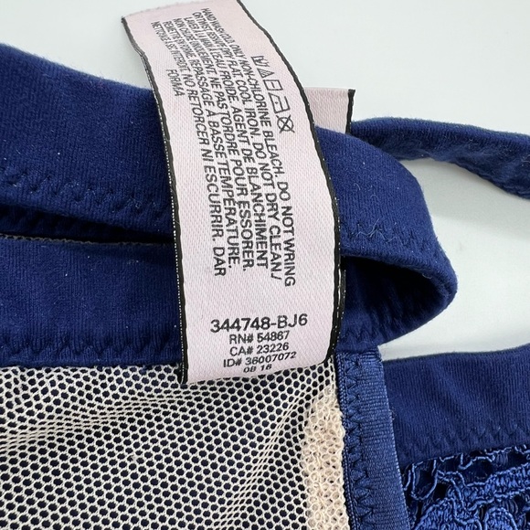 Victoria Secret Lace Wireless Bra Size Small - Picture 9 of 10